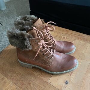 Eric Michael Tan Fur-Lined Winter Boots